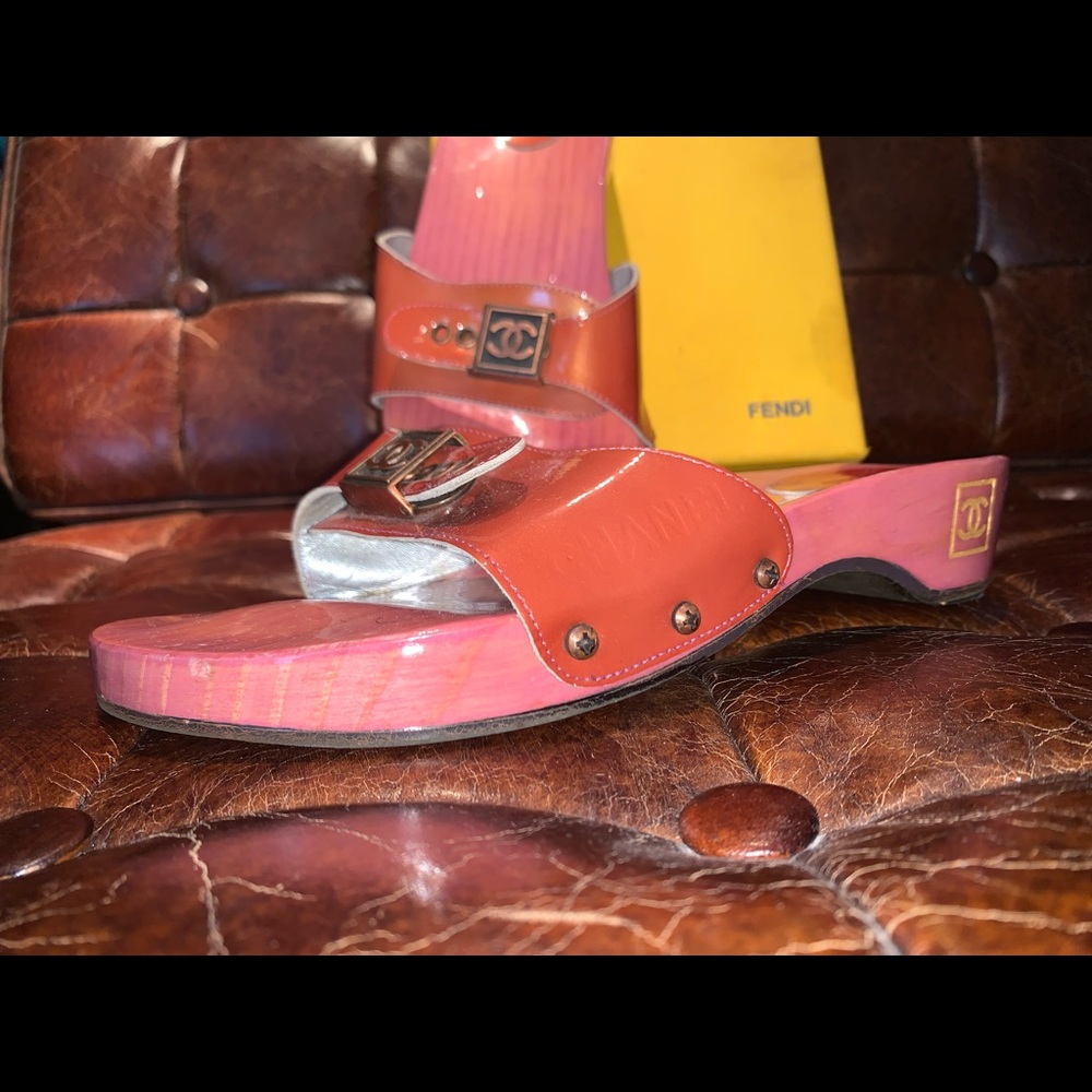 Chanel Coco, Mark Wood Mules, Blush Pink Patent Leather Sandal, Sz 40 - Picture 6 of 11